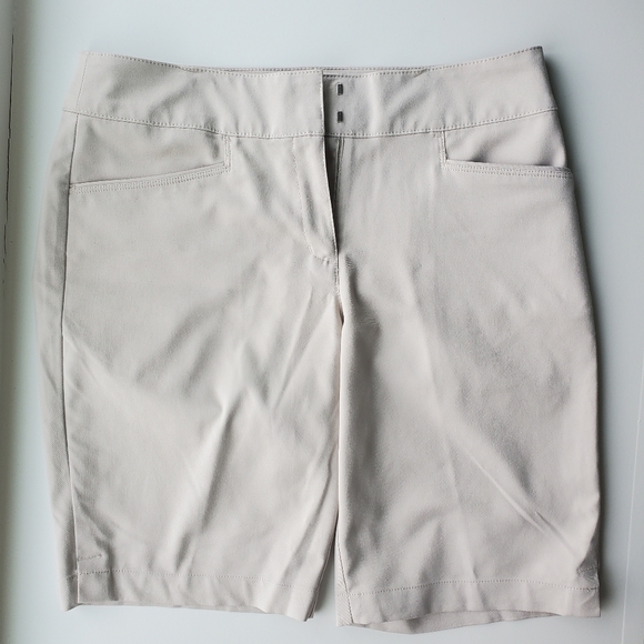 NWOT Golf Khaki Shorts - Picture 1 of 2